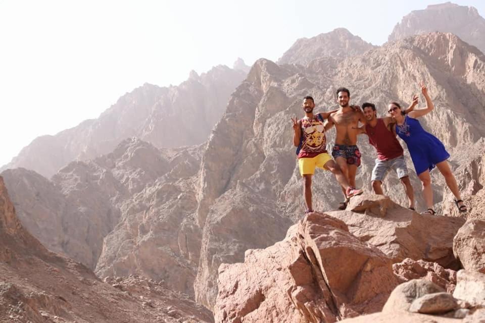 Auberge de jeunesse Sebaii Camp السباعى كامب شاطئ الترابين بجوار ويت بالس à Nuweiba` Extérieur photo