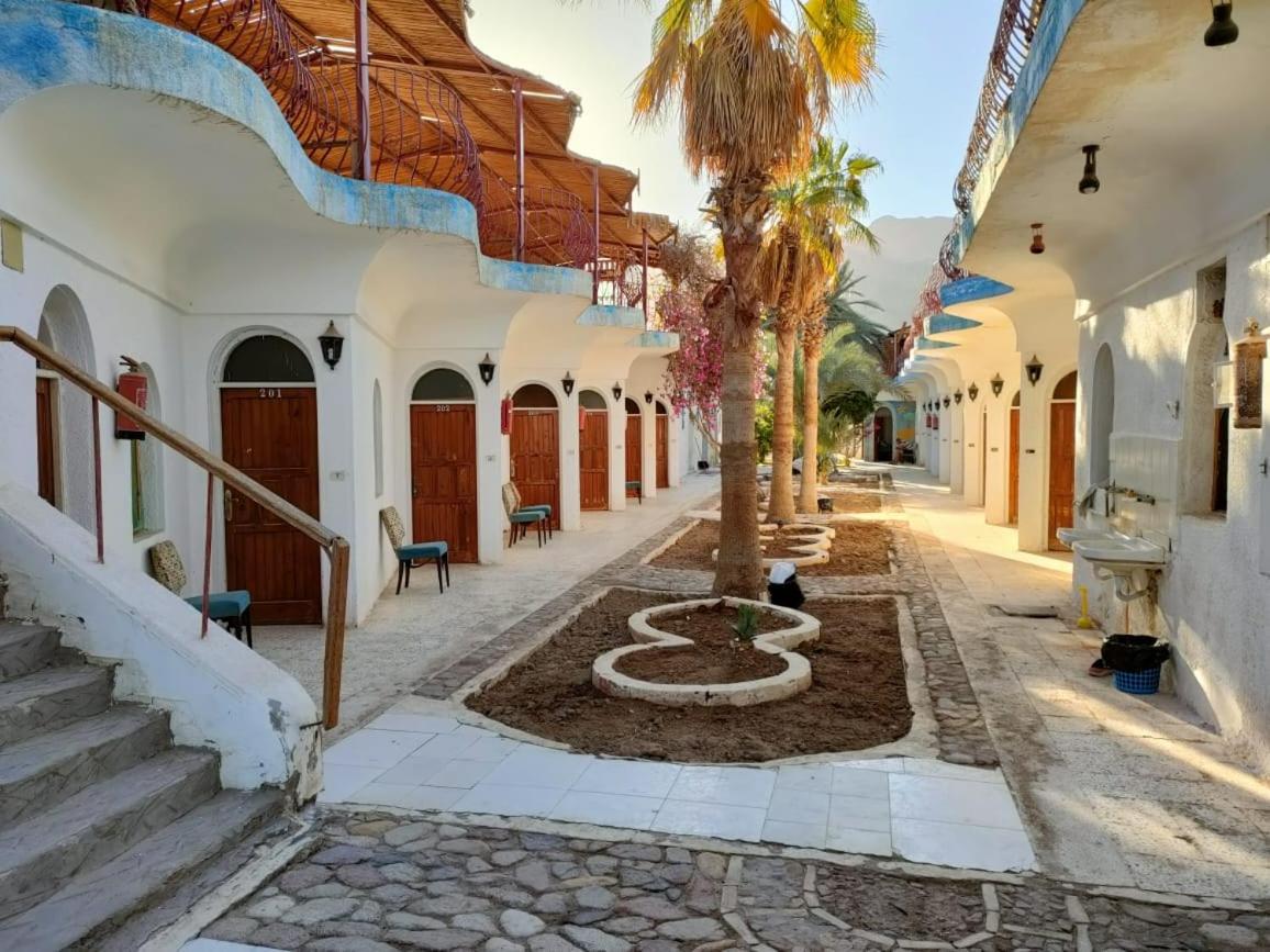 Auberge de jeunesse Sebaii Camp السباعى كامب شاطئ الترابين بجوار ويت بالس à Nuweiba` Extérieur photo